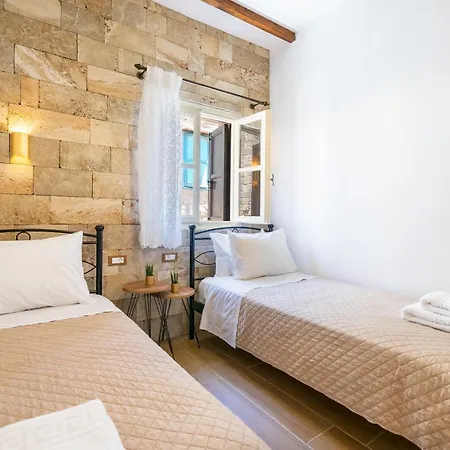 דירה Medieval Poem