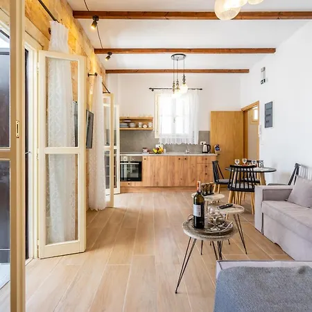 Medieval Poem * עיר רודוס