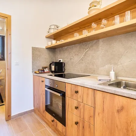 Medieval Poem * עיר רודוס