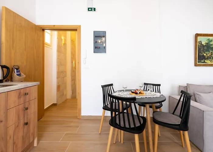 Appartement Medieval Poem