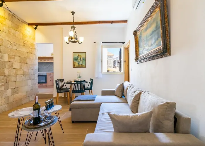 Medieval Poem Appartement *