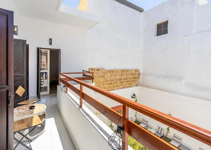 Medieval Poem شقة