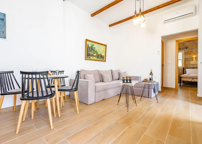 شقة Medieval Poem *