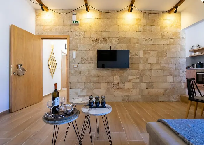 Medieval Poem شقة